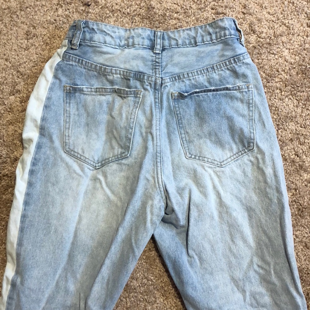 High Rise Ripped Jeans!! - Picture 4 of 5